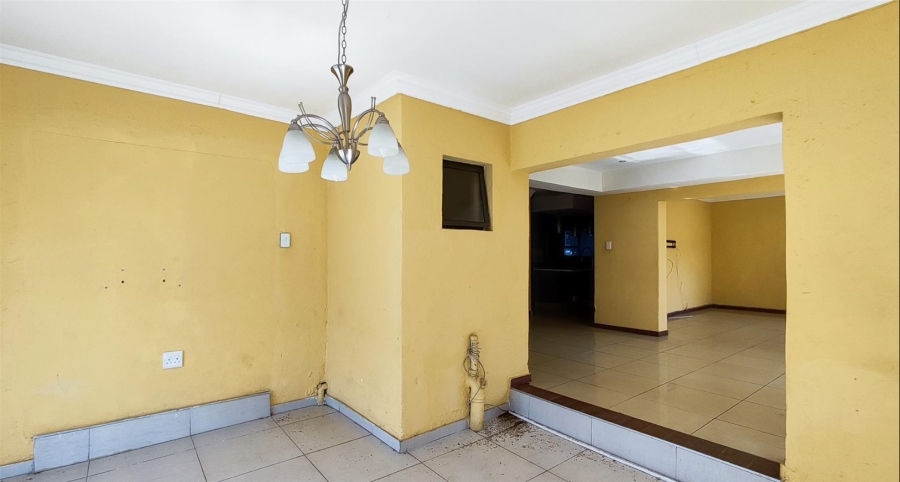 7 Bedroom Property for Sale in Sonneveld Gauteng