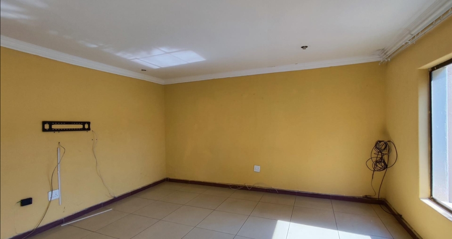 7 Bedroom Property for Sale in Sonneveld Gauteng