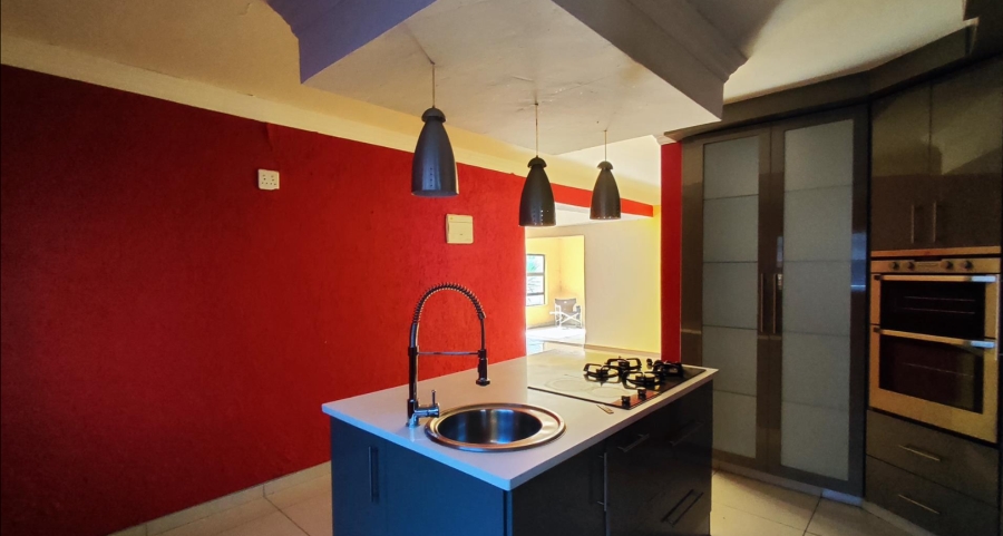 7 Bedroom Property for Sale in Sonneveld Gauteng