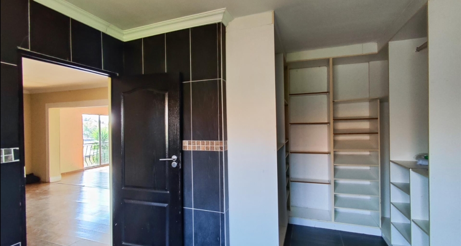 7 Bedroom Property for Sale in Sonneveld Gauteng