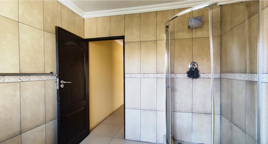 7 Bedroom Property for Sale in Sonneveld Gauteng