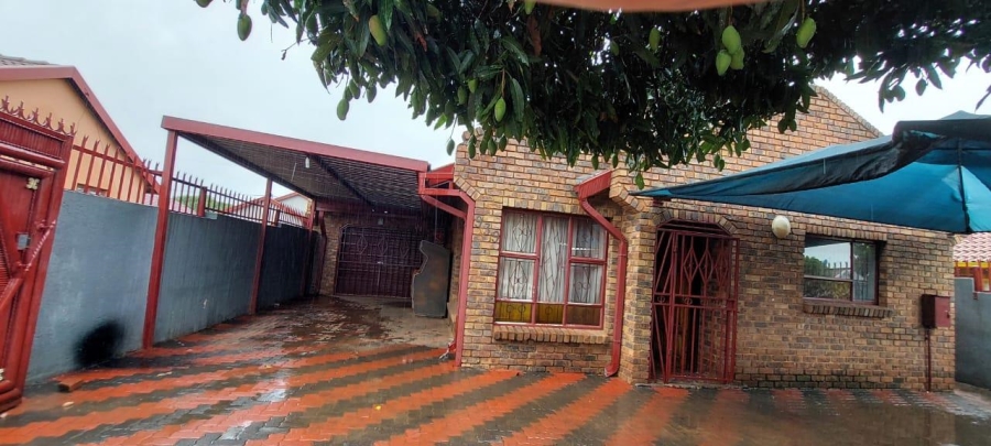 3 Bedroom Property for Sale in Soshanguve East Gauteng