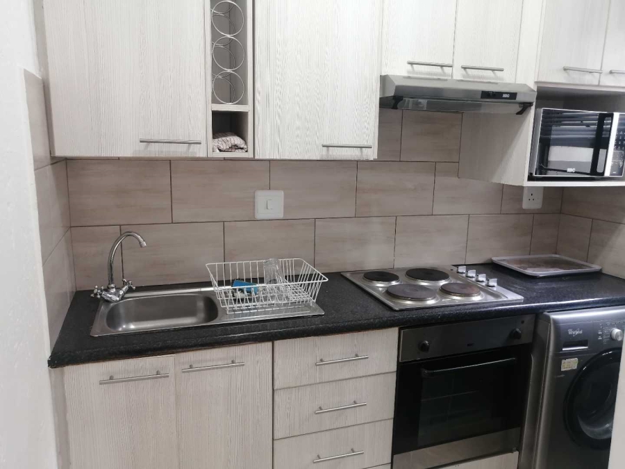 To Let 1 Bedroom Property for Rent in Morningside Manor Gauteng