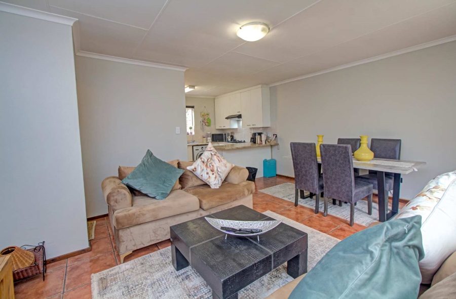 2 Bedroom Property for Sale in Wilgeheuwel Gauteng