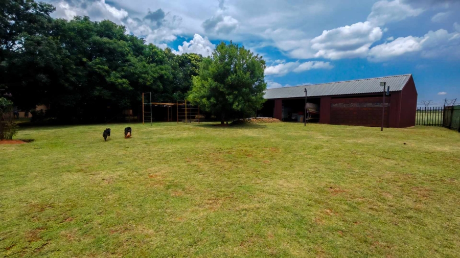 4 Bedroom Property for Sale in Tarlton Gauteng