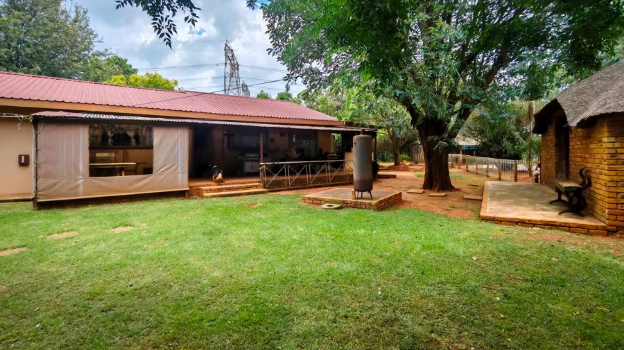 4 Bedroom Property for Sale in Tarlton Gauteng