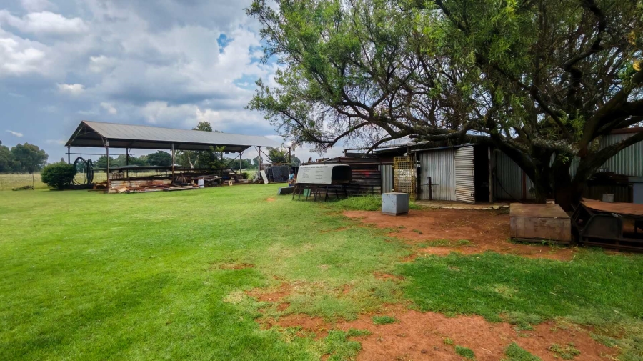 4 Bedroom Property for Sale in Tarlton Gauteng