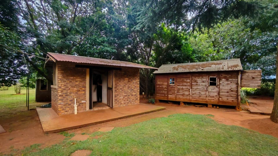 4 Bedroom Property for Sale in Tarlton Gauteng