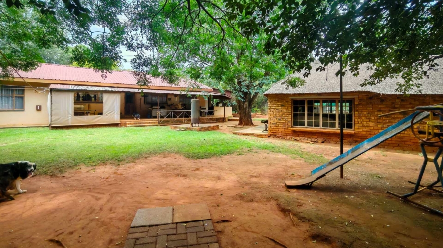 4 Bedroom Property for Sale in Tarlton Gauteng