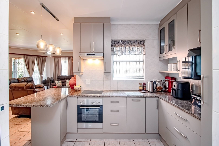 3 Bedroom Property for Sale in Garsfontein Ext 10 Gauteng