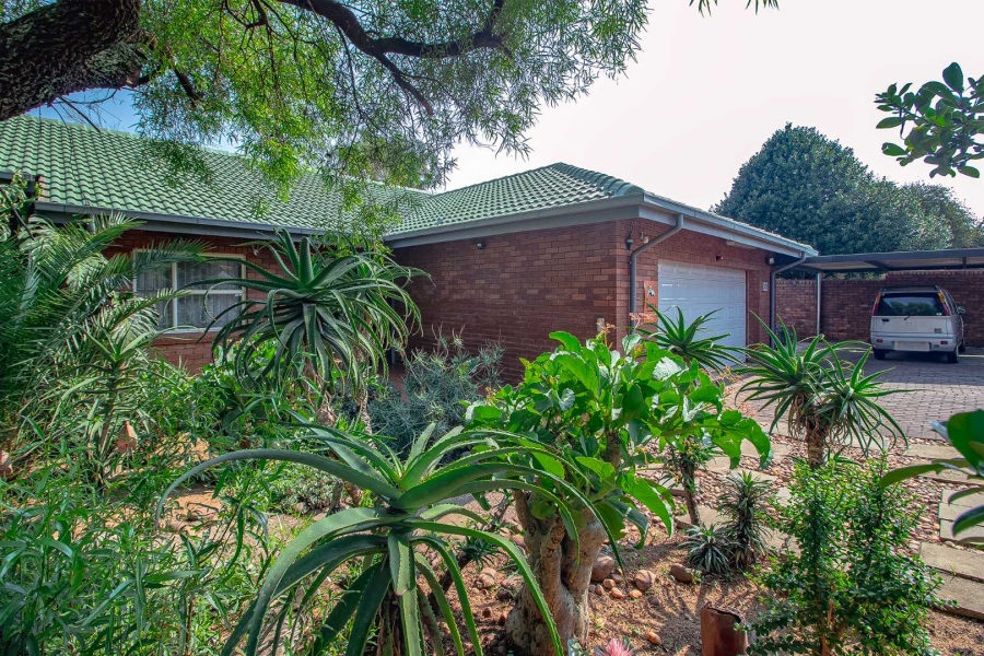 3 Bedroom Property for Sale in Garsfontein Ext 10 Gauteng