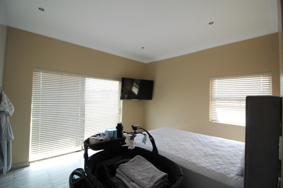 3 Bedroom Property for Sale in Blue Valley Golf Estate Gauteng