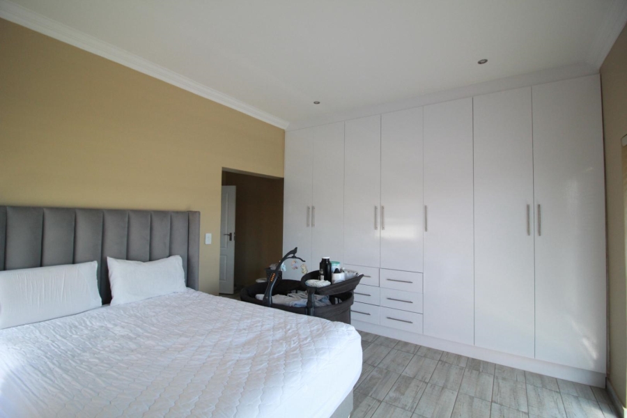 3 Bedroom Property for Sale in Blue Valley Golf Estate Gauteng