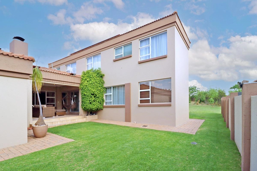 4 Bedroom Property for Sale in Blue Valley Golf Estate Gauteng