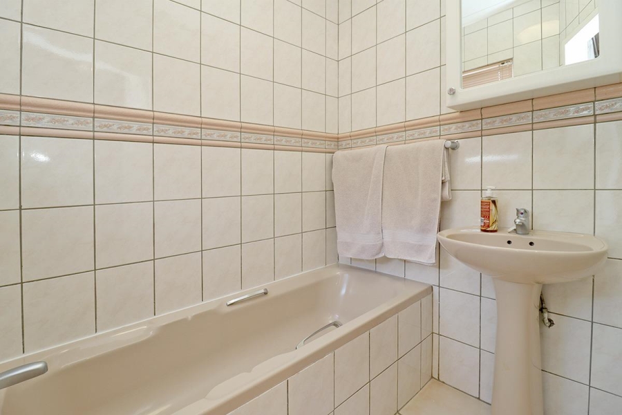 4 Bedroom Property for Sale in Blue Valley Golf Estate Gauteng