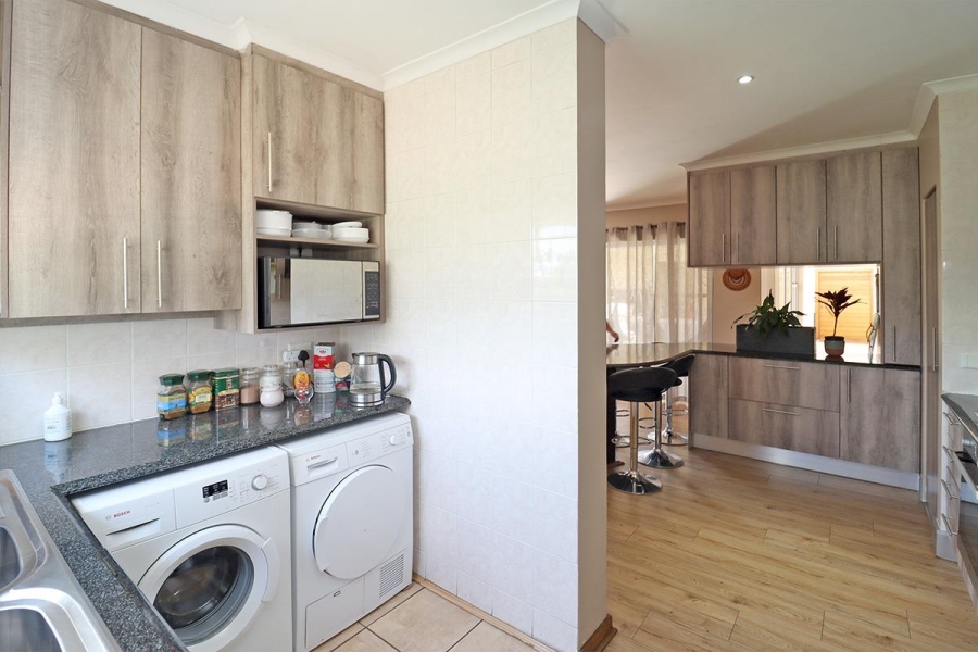 4 Bedroom Property for Sale in Blue Valley Golf Estate Gauteng