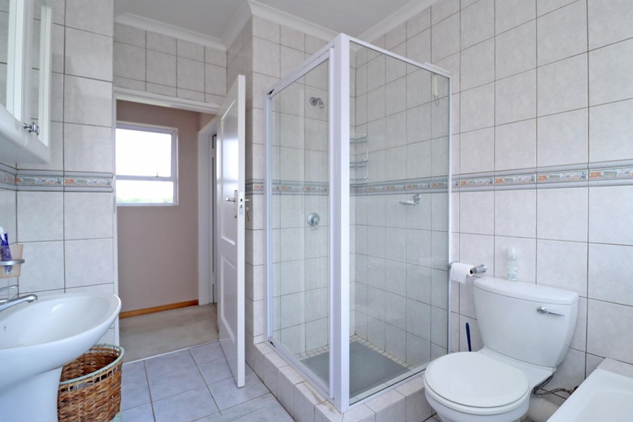 4 Bedroom Property for Sale in Blue Valley Golf Estate Gauteng