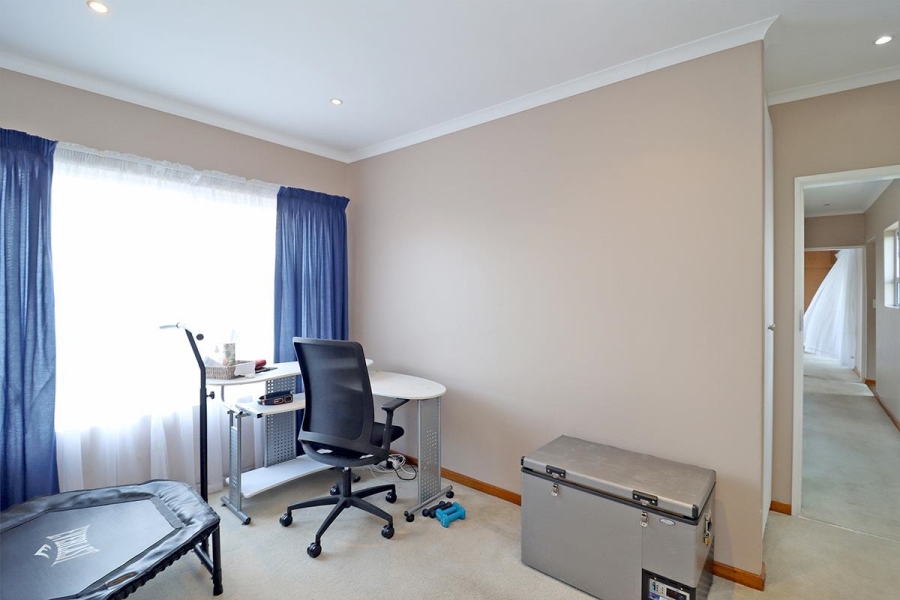 4 Bedroom Property for Sale in Blue Valley Golf Estate Gauteng