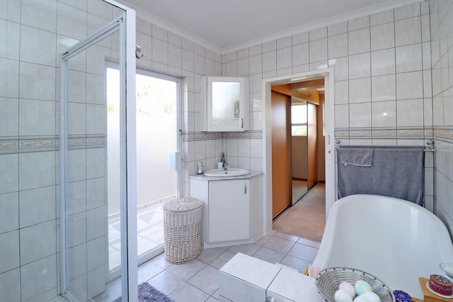 4 Bedroom Property for Sale in Blue Valley Golf Estate Gauteng