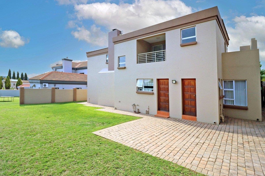 4 Bedroom Property for Sale in Blue Valley Golf Estate Gauteng