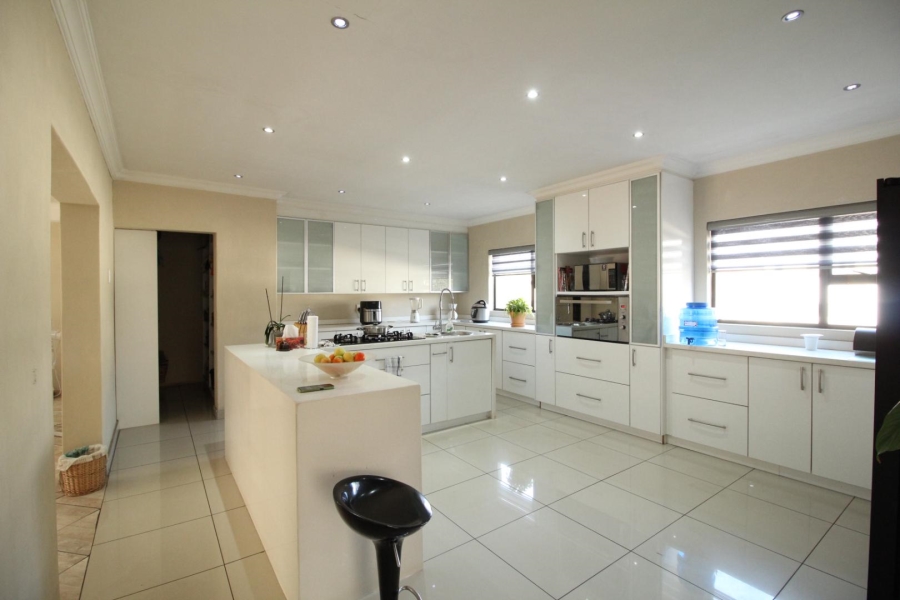 4 Bedroom Property for Sale in Blue Valley Golf Estate Gauteng