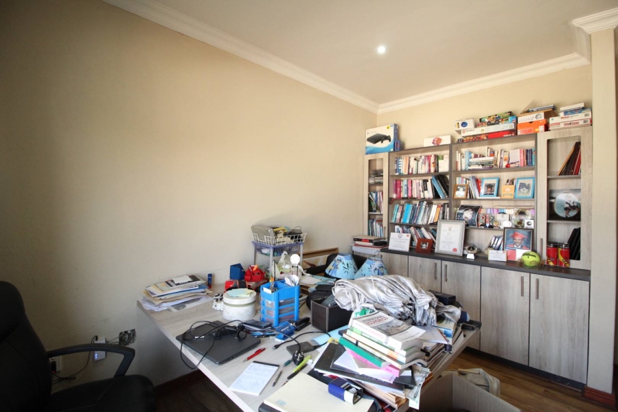 4 Bedroom Property for Sale in Blue Valley Golf Estate Gauteng