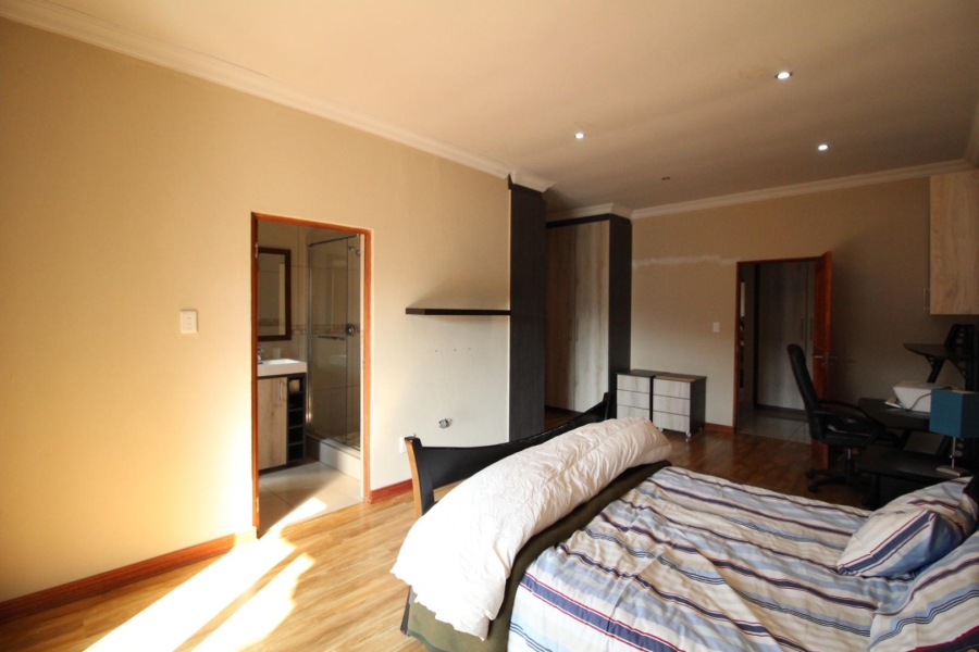 4 Bedroom Property for Sale in Blue Valley Golf Estate Gauteng
