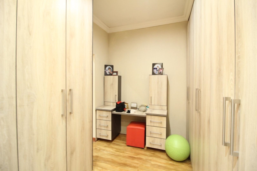 4 Bedroom Property for Sale in Blue Valley Golf Estate Gauteng