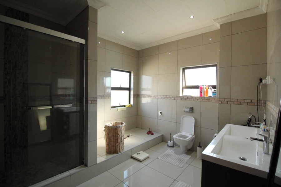 4 Bedroom Property for Sale in Blue Valley Golf Estate Gauteng