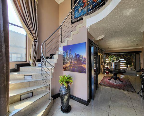 4 Bedroom Property for Sale in Blue Valley Golf Estate Gauteng