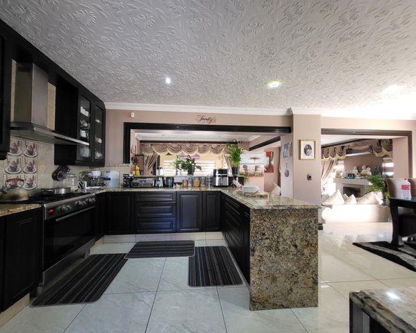 4 Bedroom Property for Sale in Blue Valley Golf Estate Gauteng