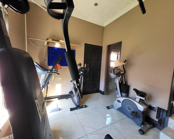 4 Bedroom Property for Sale in Blue Valley Golf Estate Gauteng