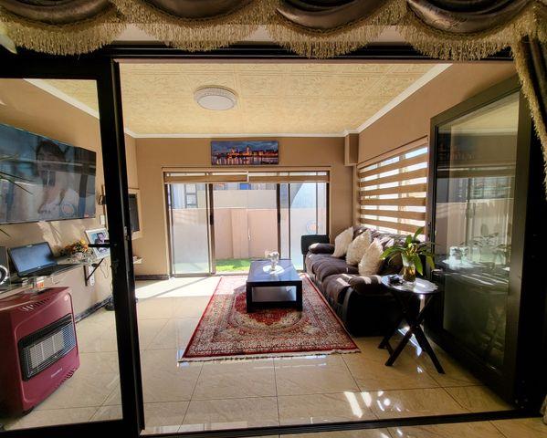 4 Bedroom Property for Sale in Blue Valley Golf Estate Gauteng