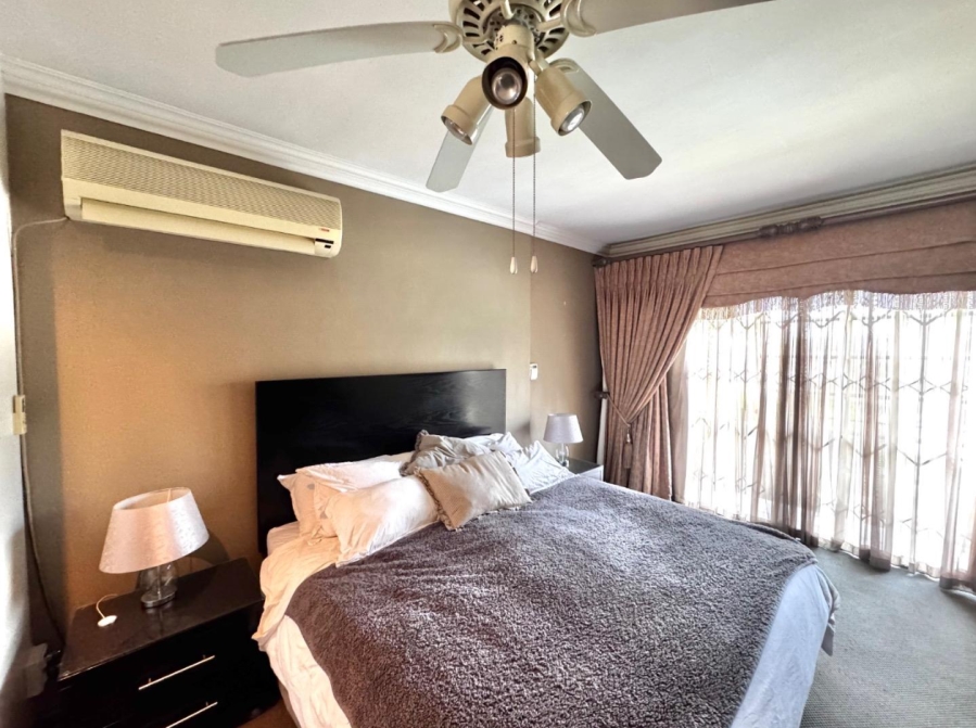 4 Bedroom Property for Sale in Glenvista Gauteng