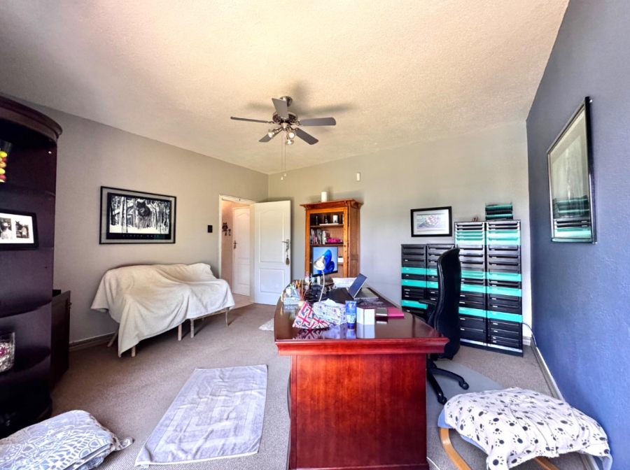 4 Bedroom Property for Sale in Glenvista Gauteng