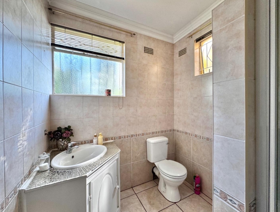 4 Bedroom Property for Sale in Glenvista Gauteng