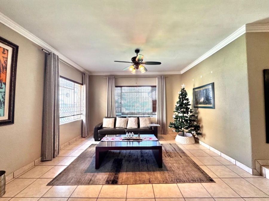 4 Bedroom Property for Sale in Glenvista Gauteng