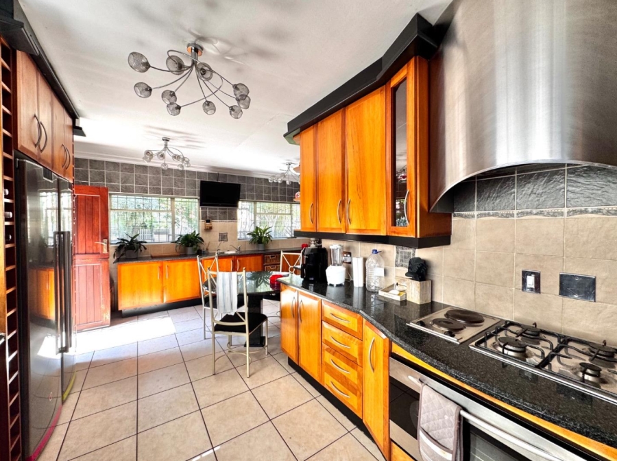 4 Bedroom Property for Sale in Glenvista Gauteng