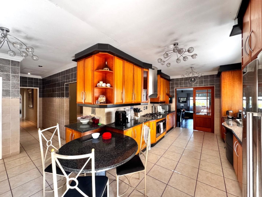 4 Bedroom Property for Sale in Glenvista Gauteng