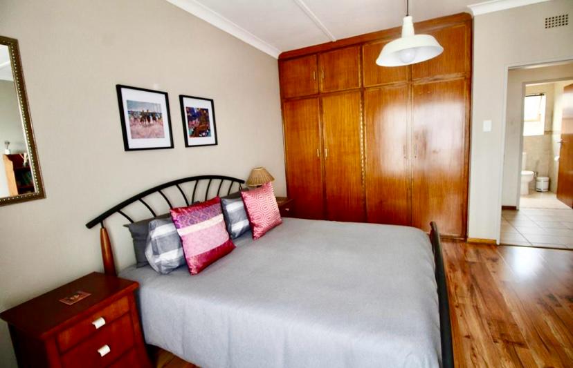 5 Bedroom Property for Sale in Sunnyridge Gauteng