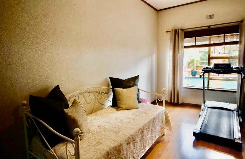 5 Bedroom Property for Sale in Sunnyridge Gauteng