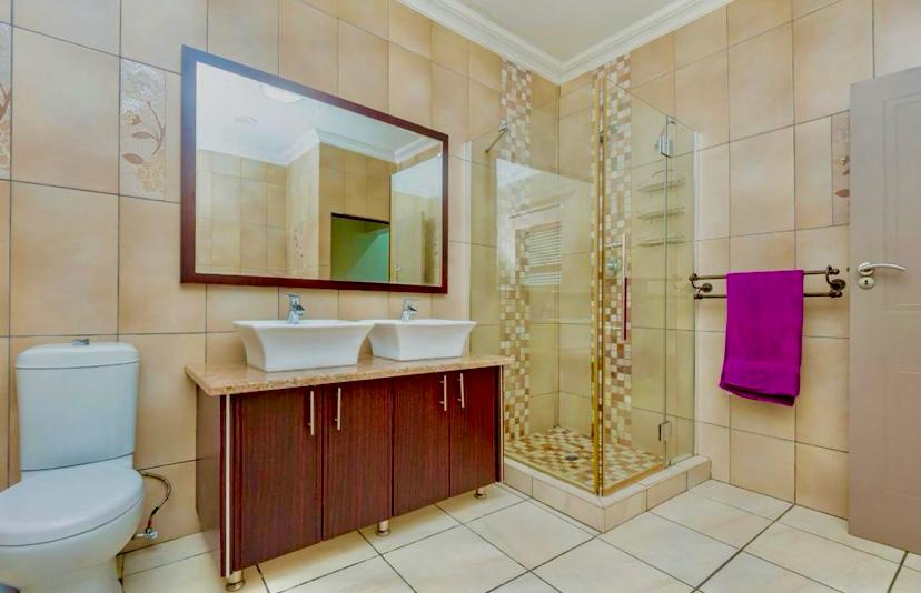 6 Bedroom Property for Sale in Lambton Gauteng