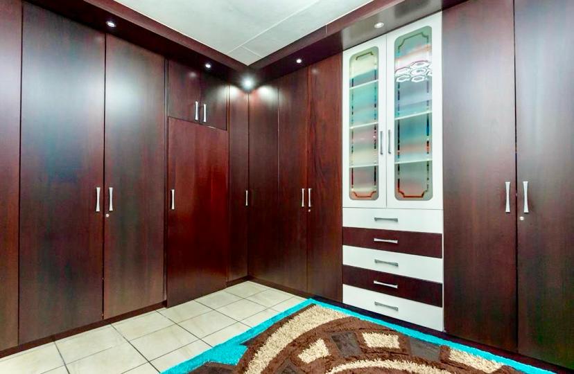 6 Bedroom Property for Sale in Lambton Gauteng