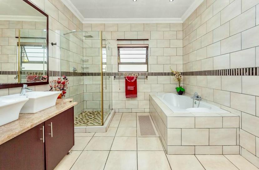 6 Bedroom Property for Sale in Lambton Gauteng