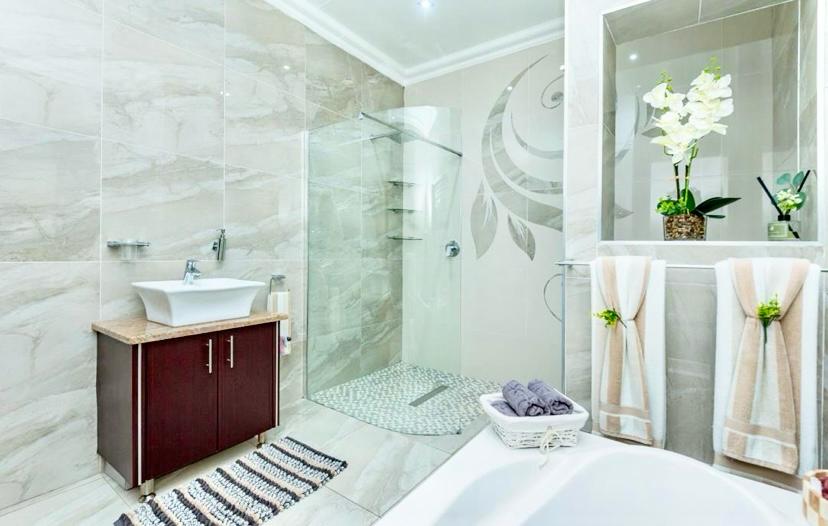 6 Bedroom Property for Sale in Lambton Gauteng