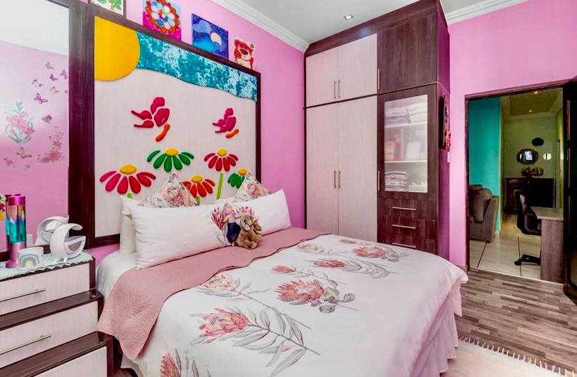 6 Bedroom Property for Sale in Lambton Gauteng