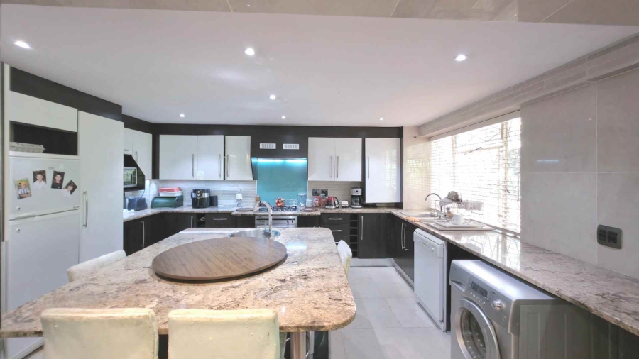 3 Bedroom Property for Sale in Illovo Gauteng