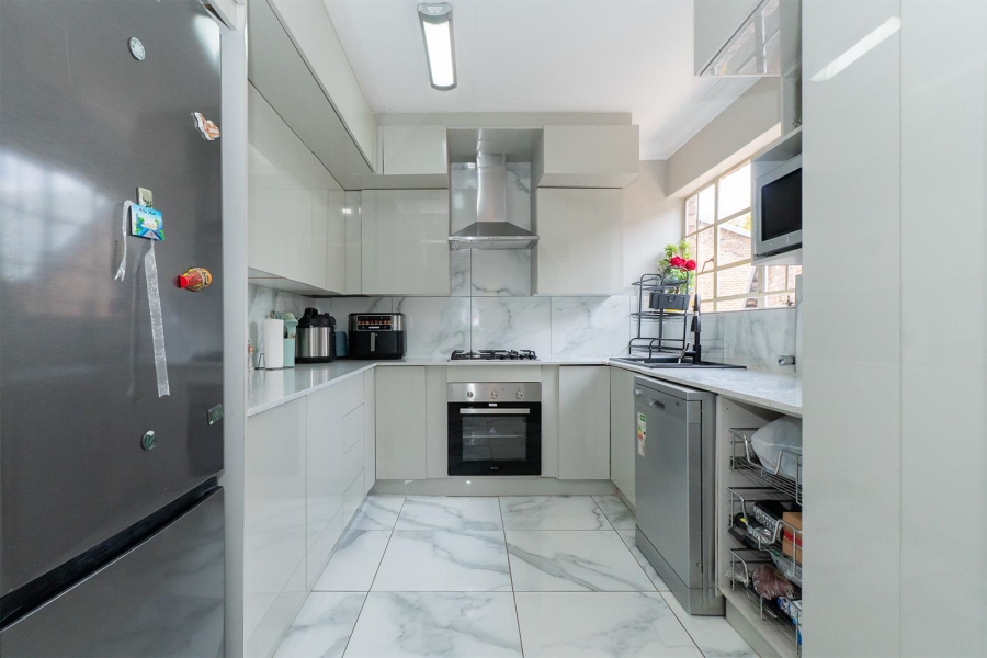 4 Bedroom Property for Sale in Van Riebeeck Park Gauteng