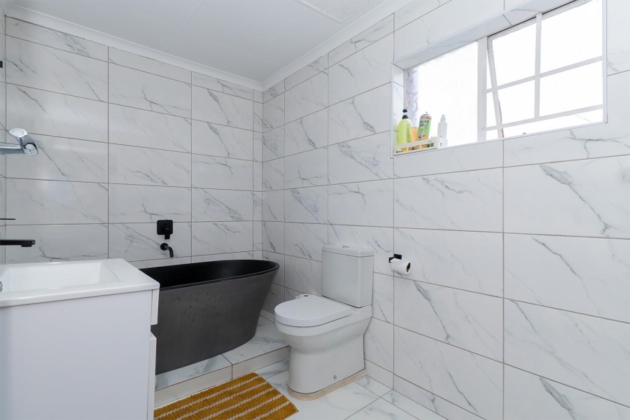 4 Bedroom Property for Sale in Van Riebeeck Park Gauteng