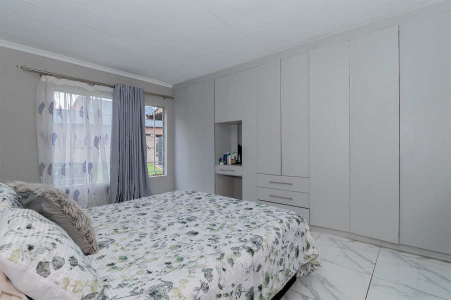 4 Bedroom Property for Sale in Van Riebeeck Park Gauteng